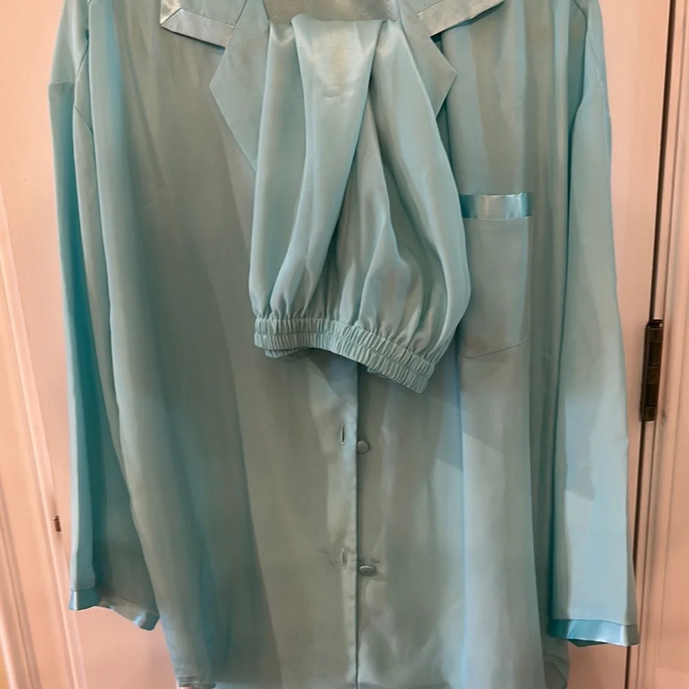 Victoria Secret Silky Pajama Set NWOT - Picture 2 of 7